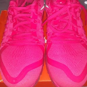 Hot Pink and black women's Nike Airmax 15